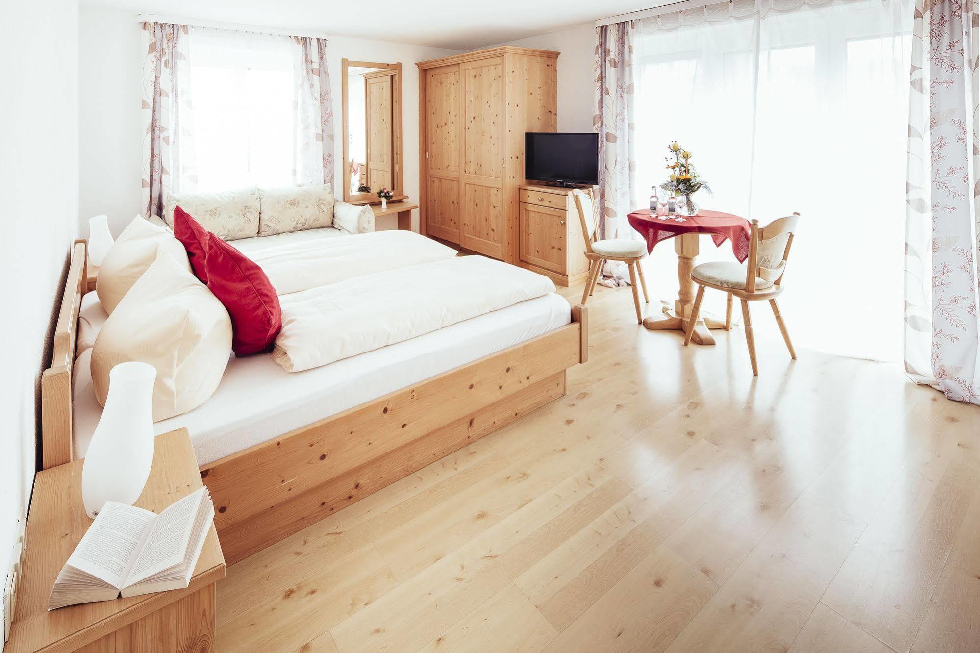 Kaisers Das Kleine Stadthotel Зонтхофен Экстерьер фото